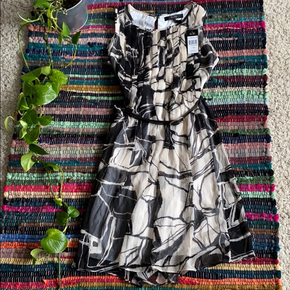 NWT BCBG Paris Cream and Black Patterned Dress XXS